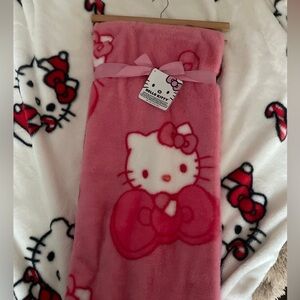 Hello kitty pink bow blanket